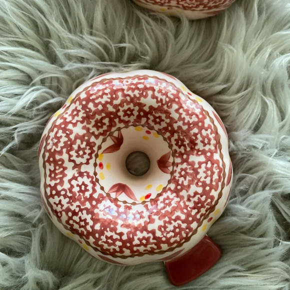 Temp-tations Old World Red Tara Tesher
 Hand Painted Mini
Ceramic Bunt Pans (4) - Picture 2 of 7